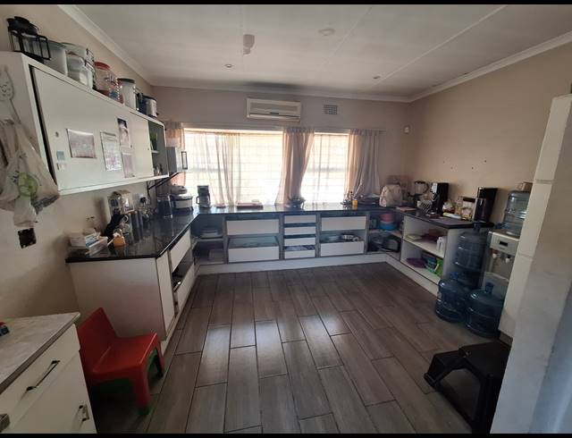 3 BEDROOM HOUSE FOR SALE IN VANDERBIJLPARK SE 2
